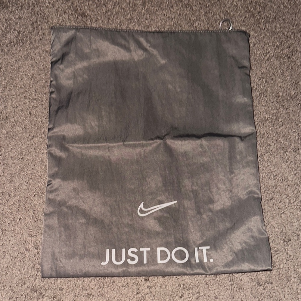 NWOT Nike Gray Bag/ pouch